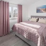Апартаменты 2 Bedroom Beautiful In Нова-Вас