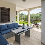 2 Bedroom Beautiful In *