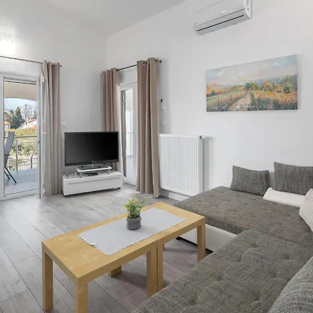 2 Bedroom Beautiful In *