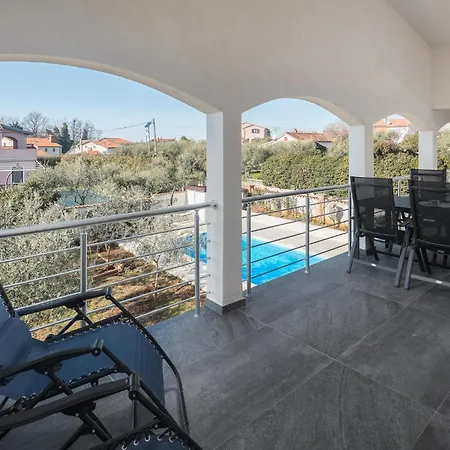 2 Bedroom Beautiful In *