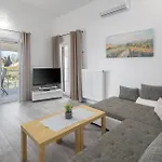 2 Bedroom Beautiful In *