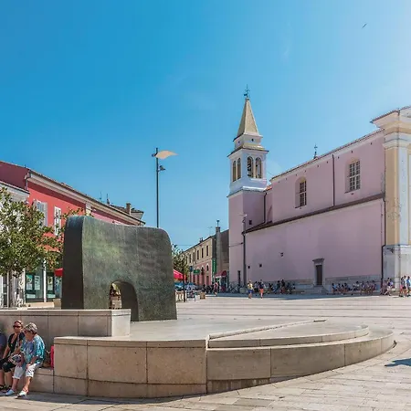 Apartament 2 Bedroom Lovely In *