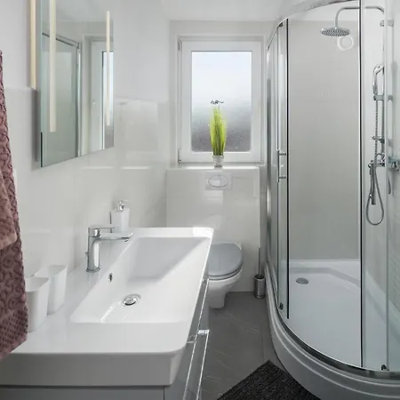 2 Bedroom Lovely In Apartament *