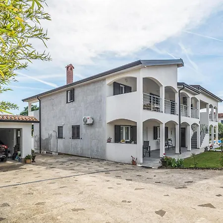 2 Bedroom Lovely In