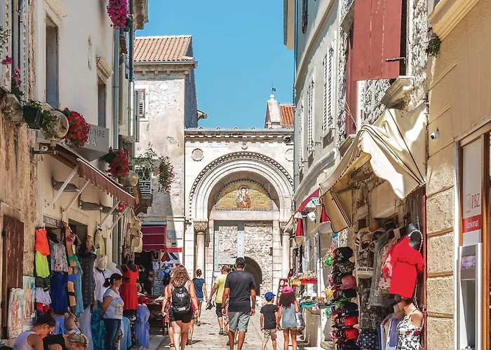 Apartamento 2 Bedroom Lovely In *