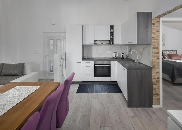 Apartamento 2 Bedroom Lovely In *