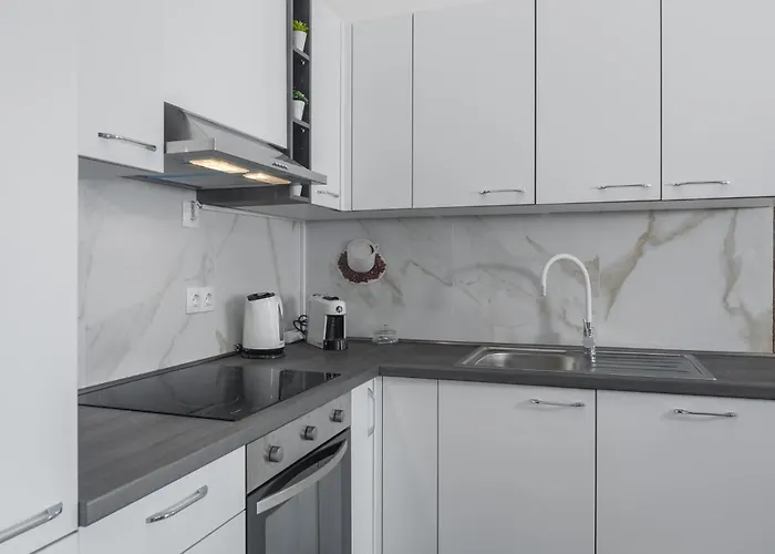 2 Bedroom Lovely In Nova Vas (Porec)